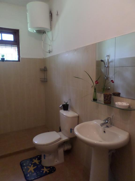 River Side Homestay Apartment Канді Екстер'єр фото