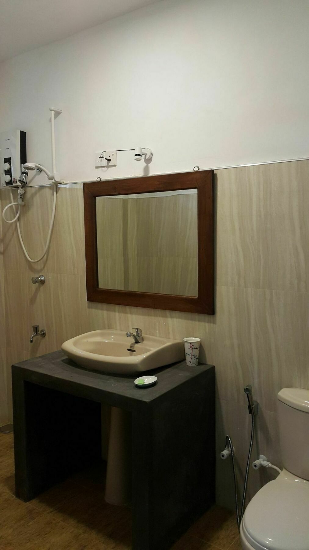 River Side Homestay Apartment Канді Екстер'єр фото